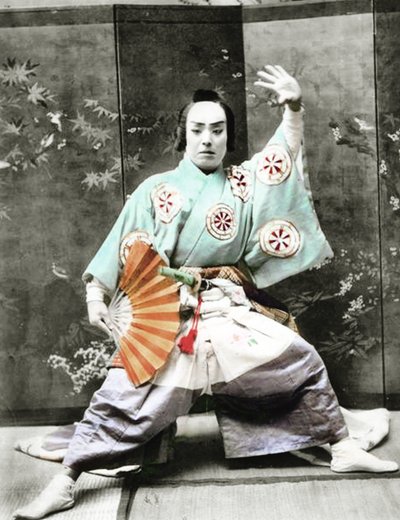 Actor de Kabuki, 1901 (foto de albúmina coloreada a mano) de Japanese Photographer